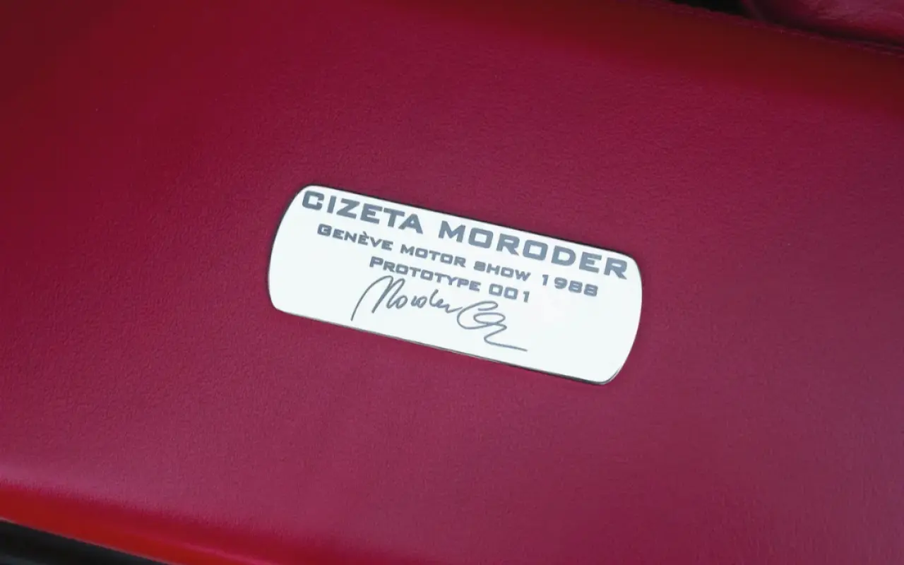 DOUBLE RED CARS MUSEUM | Dostaňme Cizeta Moroder / Vector SRV8 na Slovensko!