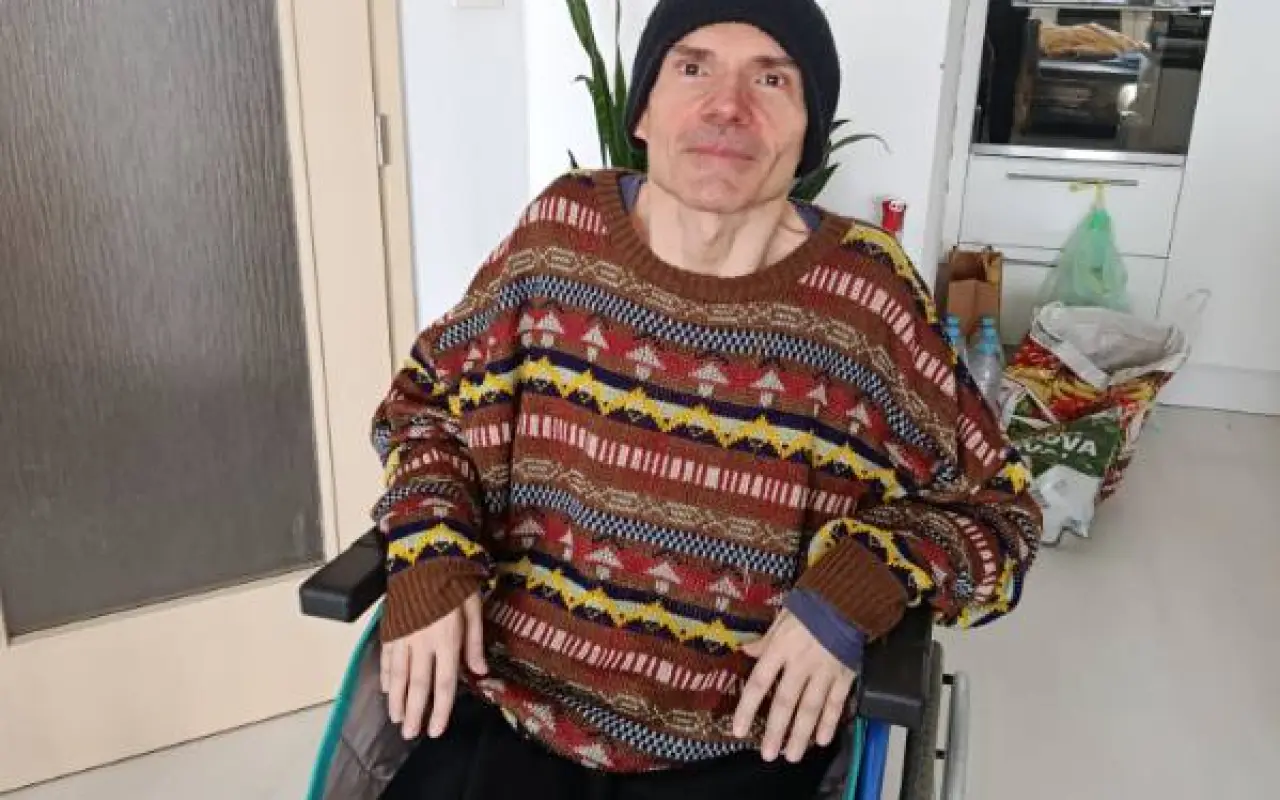 Pomôžme zabezpečiť dôstojný život vo vlastnom domove Jánovi, pacientovi s SM