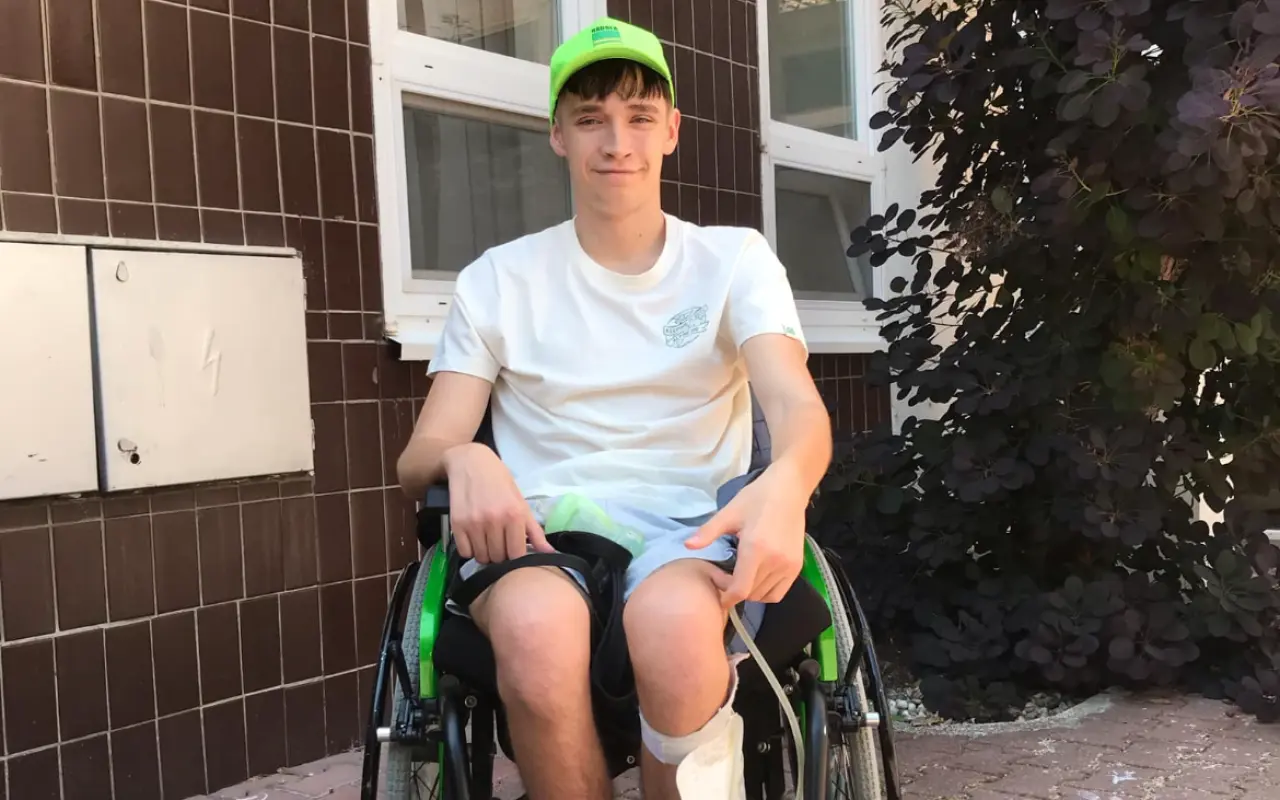 Tomáš je po vážnej autonehode. Pomôžme mu postaviť sa znova na nohy.