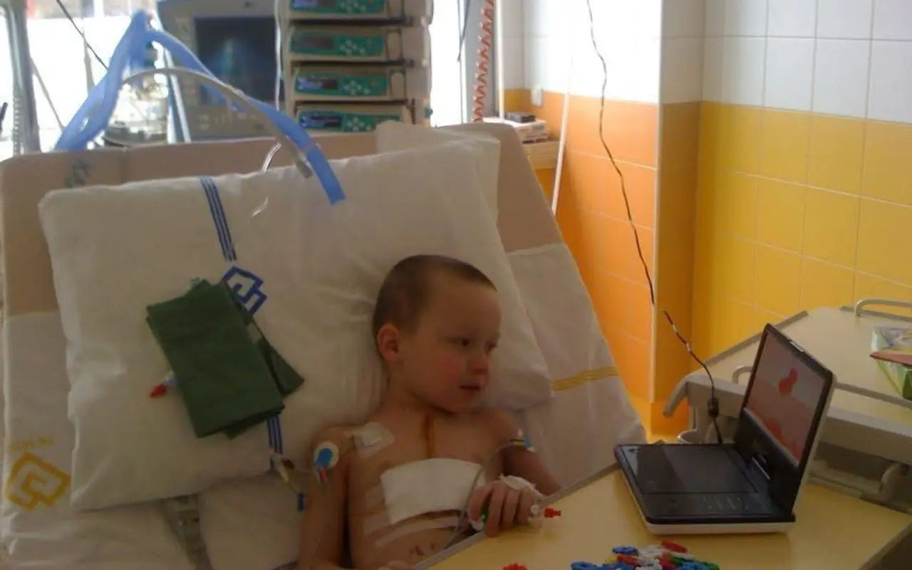David od narodenia bojuje so vzácnym genetickým ochorením. Pomôžme mu.