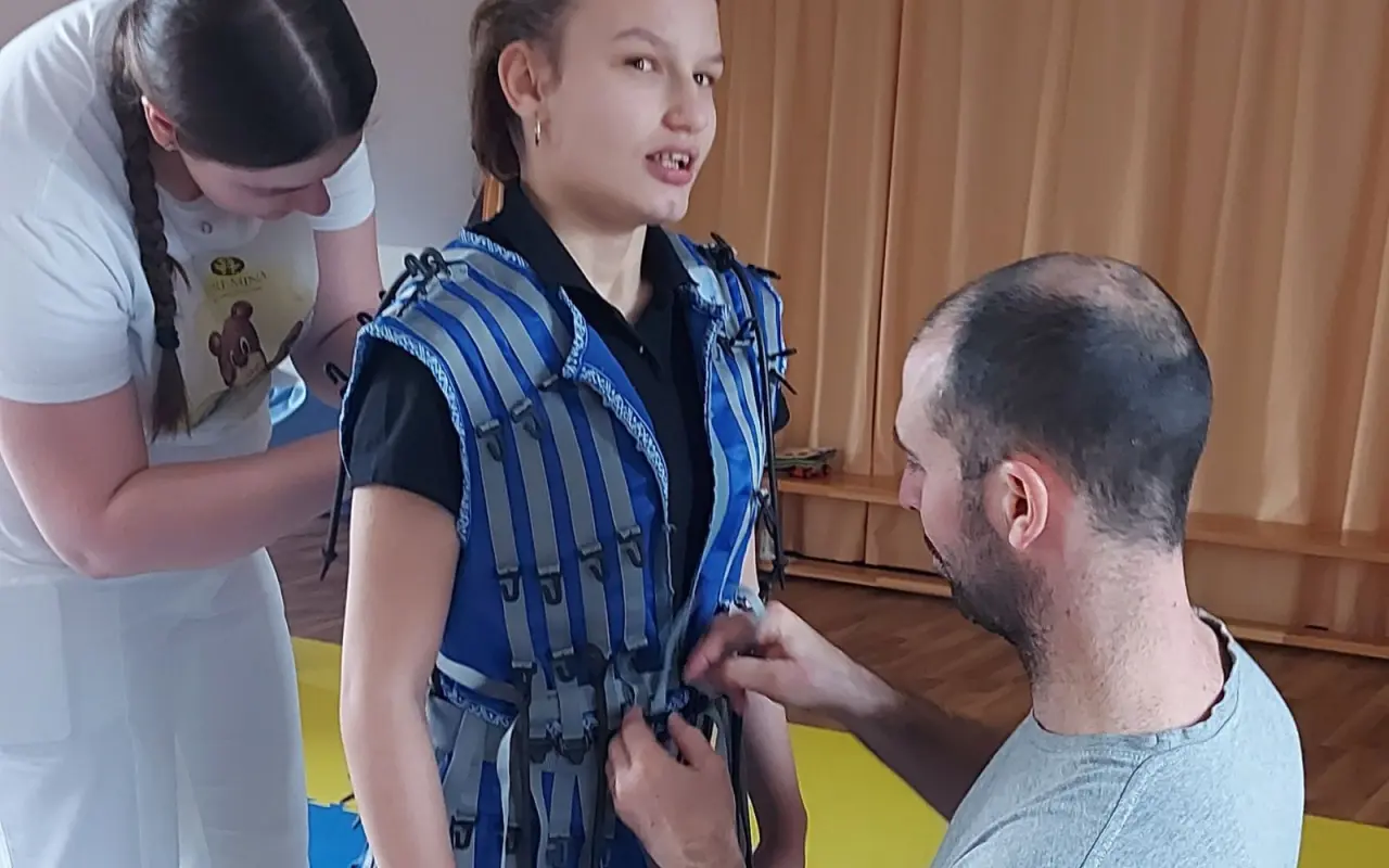 Pomôžme Dominike s operáciou nohy