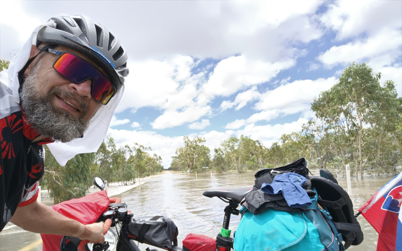 Získajte knihu: 4000 km sám na bicykli naprieč Austráliou