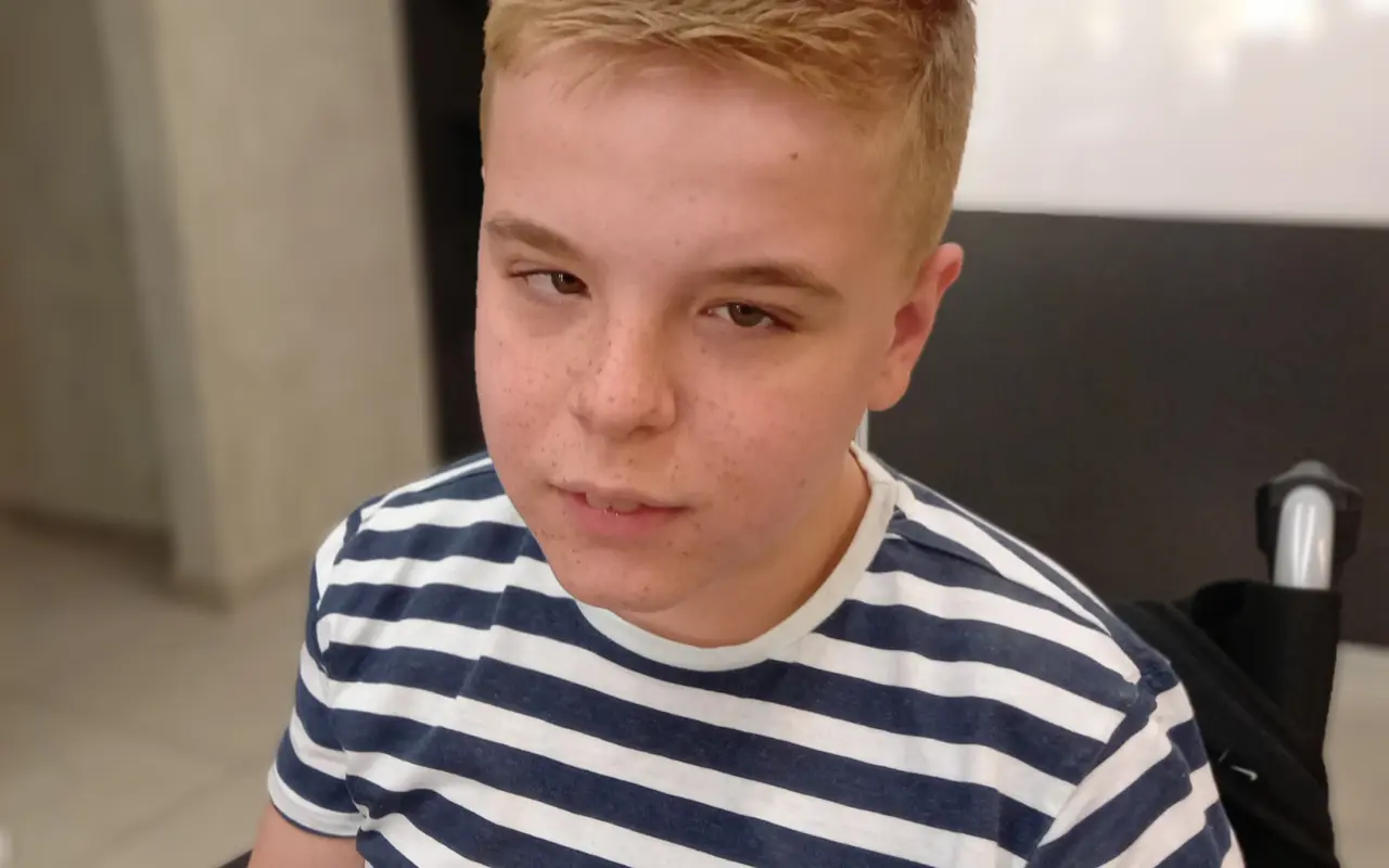 Splňme Peťkov sen urobiť prvé samostatné kroky