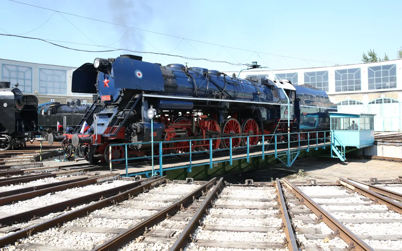 Pomôžte vrátiť najväčší parný rušeň Albatros 498.104 na koľaje.