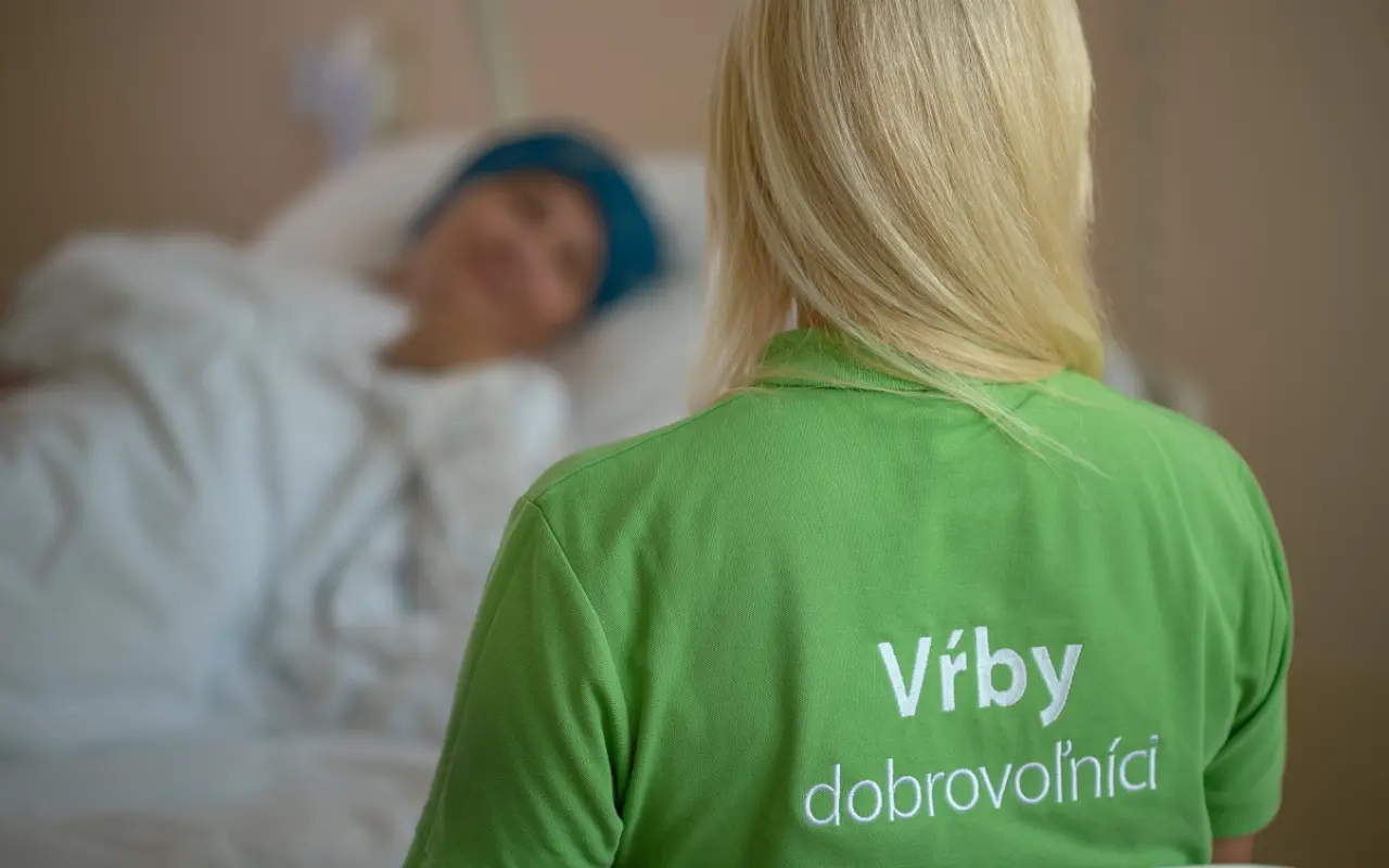 Prinášame ľudskosť do nemocníc. Pomôžte Vŕbam preklenúť ťažké obdobie.