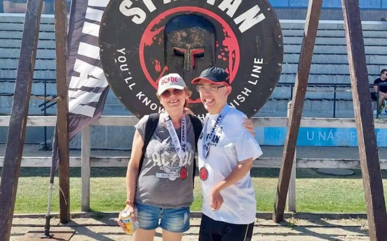 Pomôžme Viktorovi pokračovať. Z vozíka až do cieľa – a bez palice.