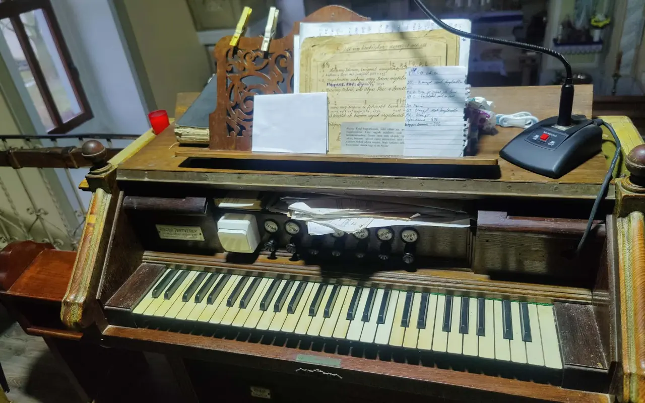 Pomôžme zachovať organ v Čičarovciach pre budúce generácie
