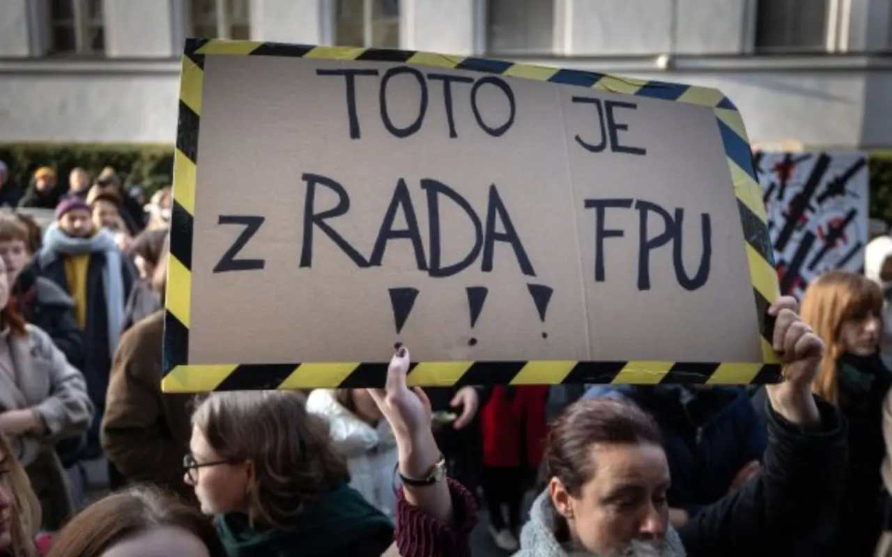Nemôžeme sa iba prizerať. Potrebujeme pravidelných darcov či darkyne, aby sme mohli pokračovať v obrane kultúry.
