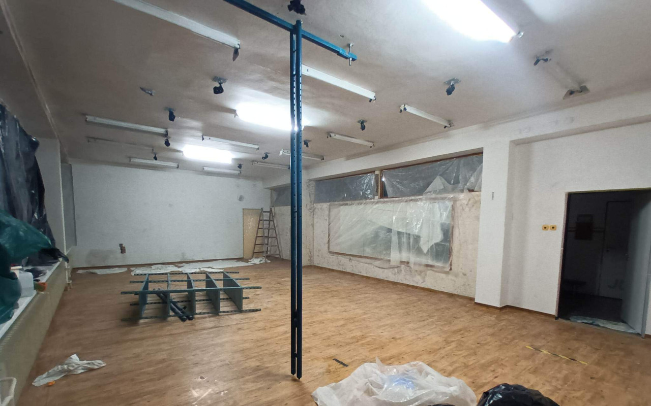Pomôžte prerobeniu schátralej gymnastickej telocvične na gymnáziu Hlinská v ZA