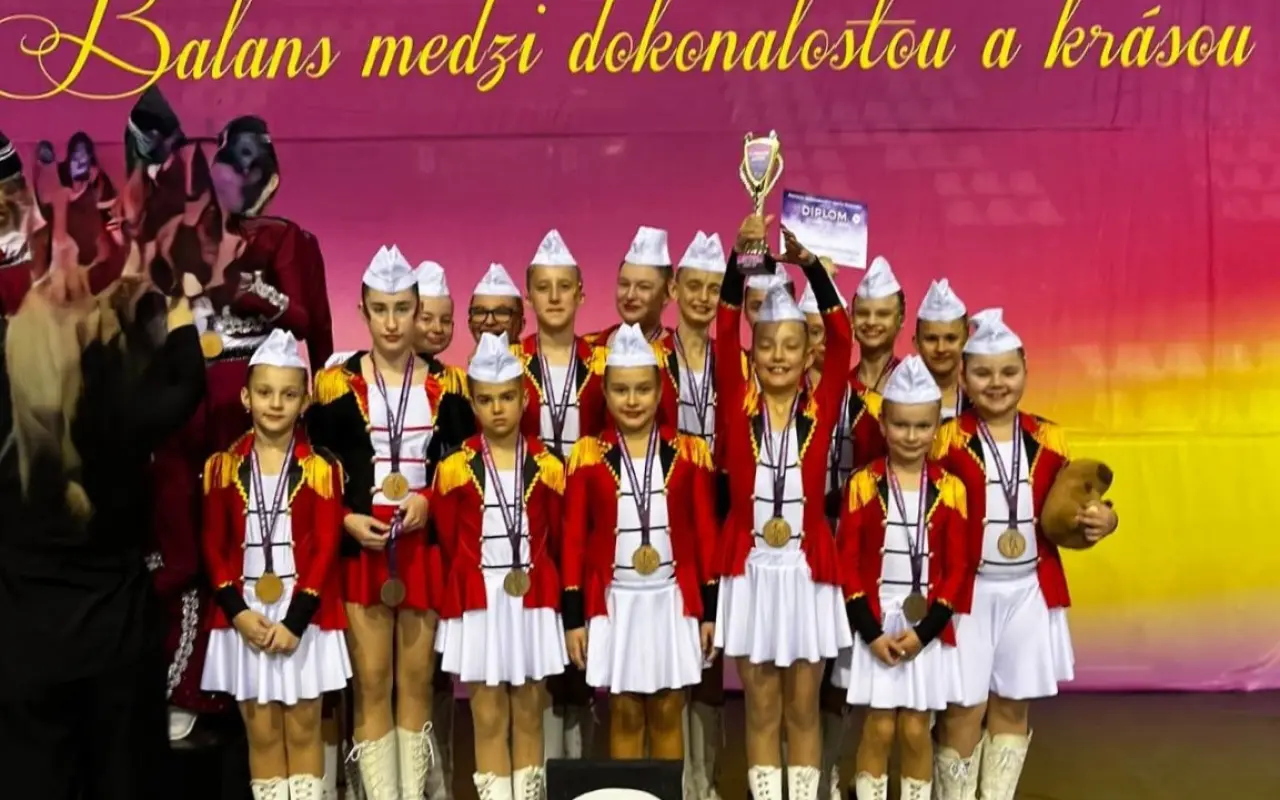 Podporte mažoretky LUNA na Svetovom pohári v Hlohovci