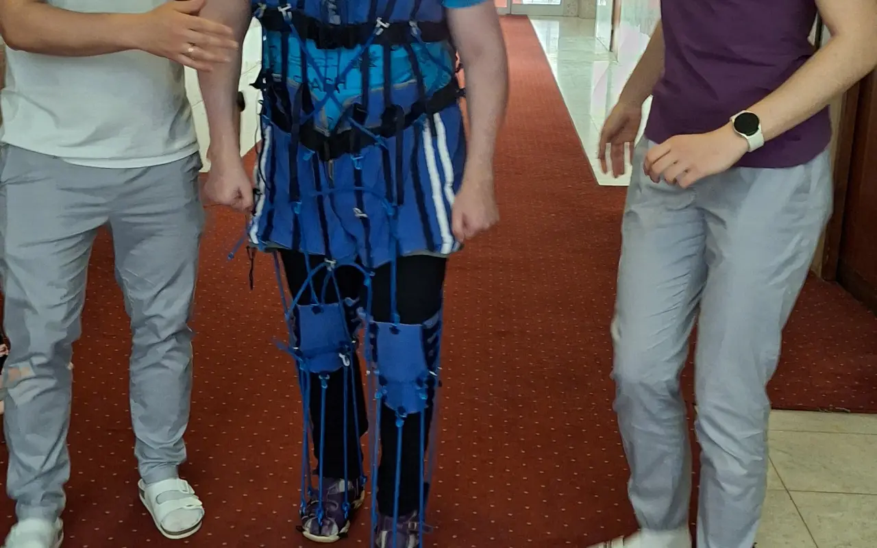 Pomôžme Dušanovi pokračovať v rehabilitáciách, ktoré mu pomáhajú