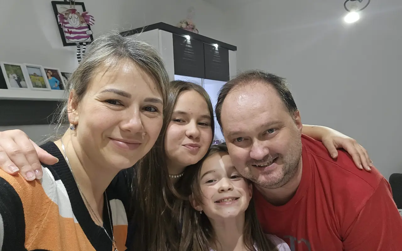 Pomôžme Lucke a jej dcérkam po strate ich milovaného ocka Rastíka