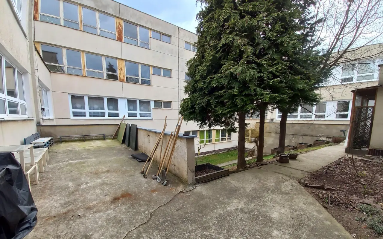 Trieda bez stien, kde sa voľne dýcha? Učenie pre myseľ i telo