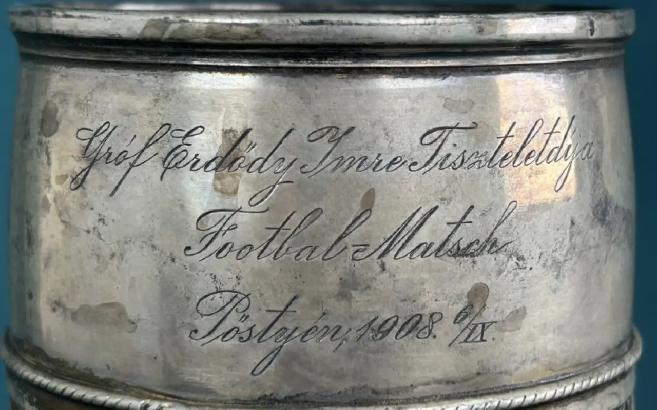 main photo image