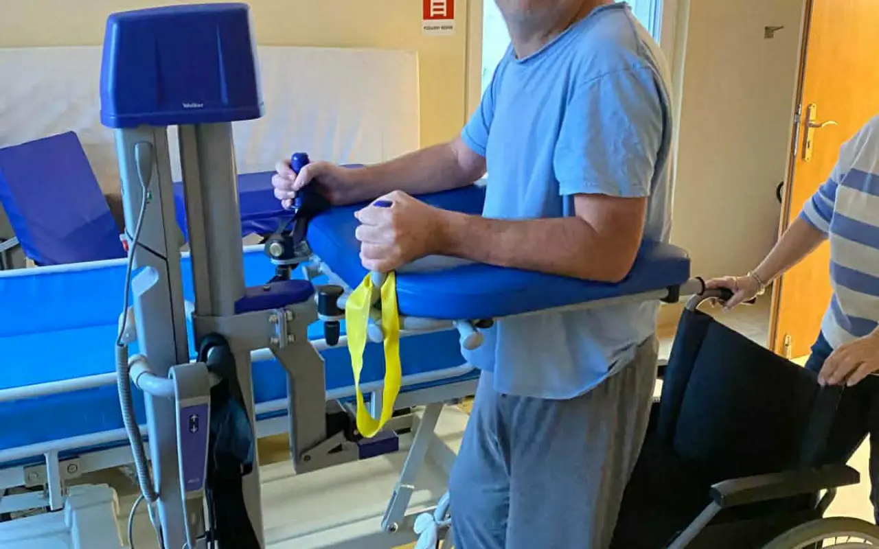 Pomôžme Mirkovi príspevkom na rehabilitáciu a potrebné lieky