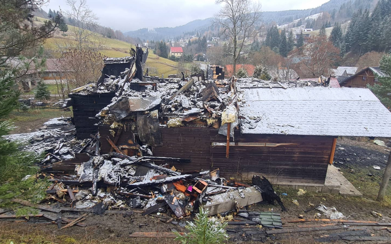 Majke a Ondrejovi zhorel domov: Prispejme im na nový začiatok