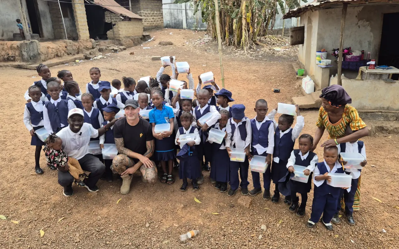 Darujme deťom v Sierra Leone čistú vodu
