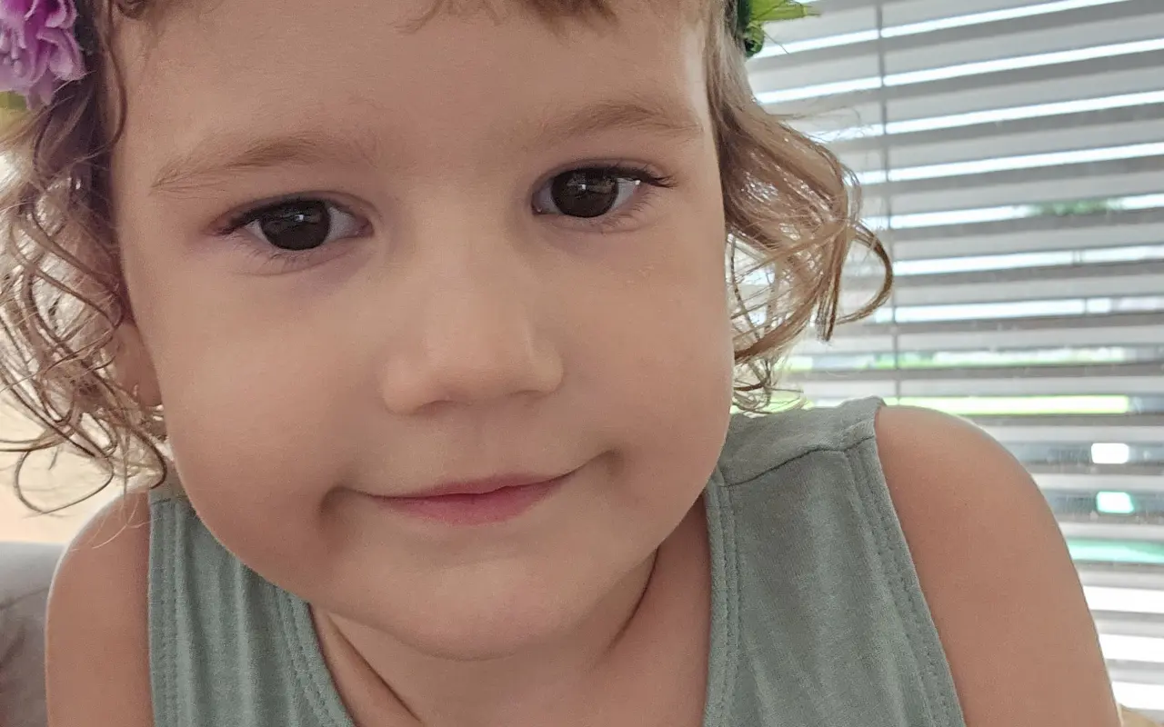 Emily má na "viac"! Pomôžme jej ďalej napredovať.