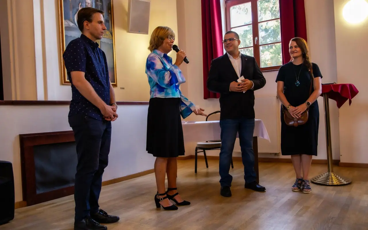 Podporili ste slovenskú poéziu