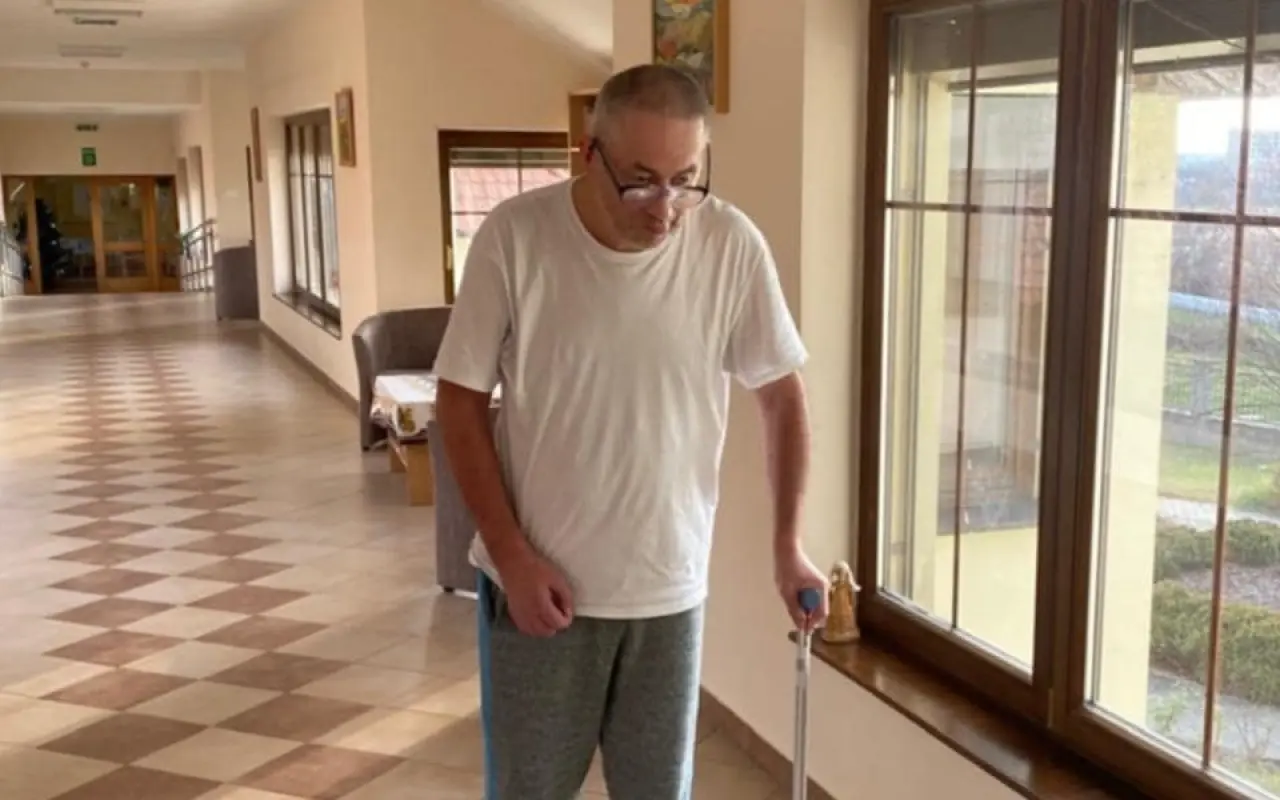 Pomôžme Mirkovi príspevkom na rehabilitáciu a potrebné lieky