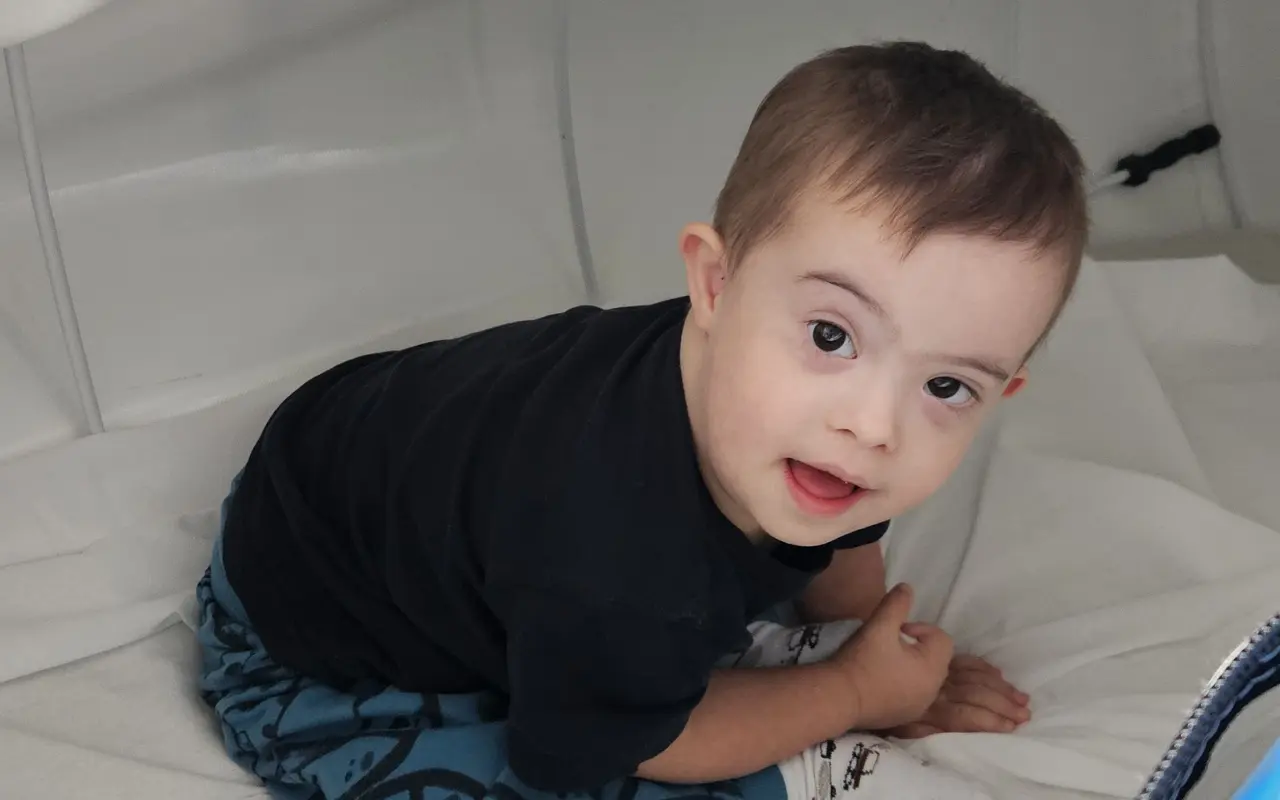Pomôžme Filipkovi s Downovým syndrómom napredovať
