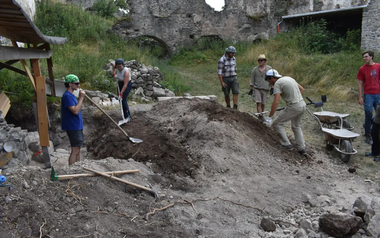Pomohli ste zachovať kontinuitu výskumu hradu Čabraď