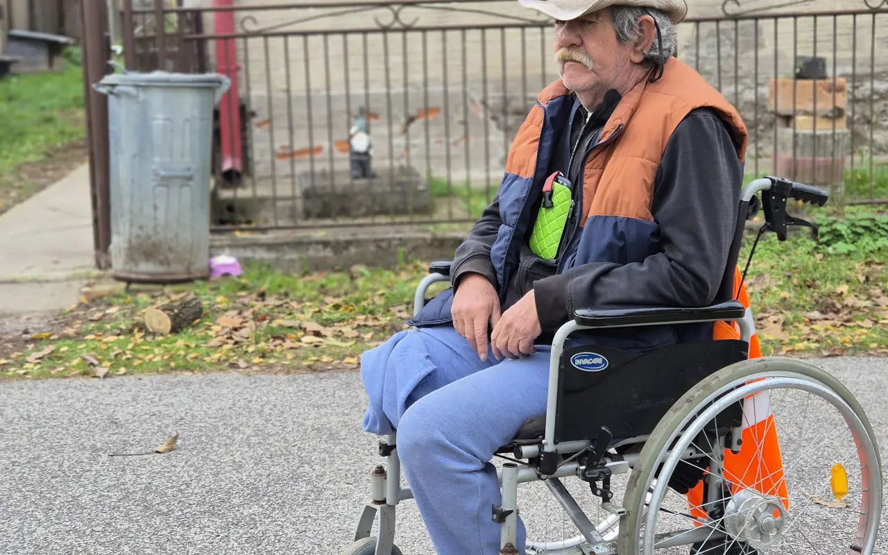 Pomôžme starkému prežiť zimu v teple a dôstojnosti