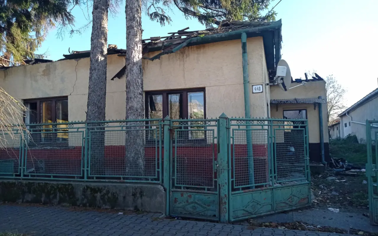 Požiar im zobral domov, dcéra bojuje o zdravie. Pomôžme Žanete s deťmi.