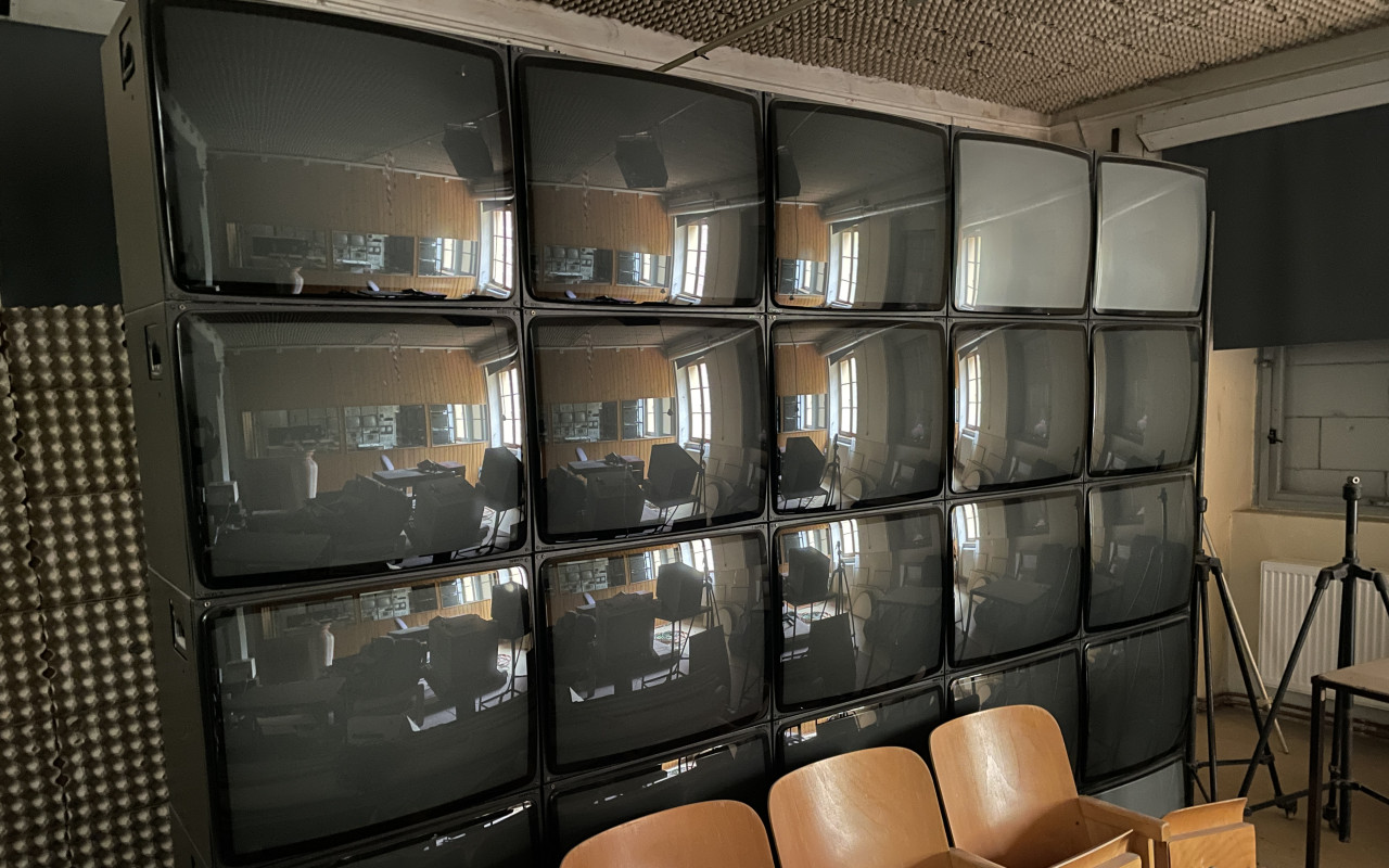 Vybudujme novú expozíciu televízneho štúdia