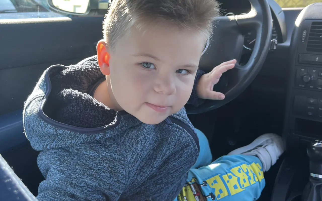 Pomôžme mame a malému Adamkovi s autizmom