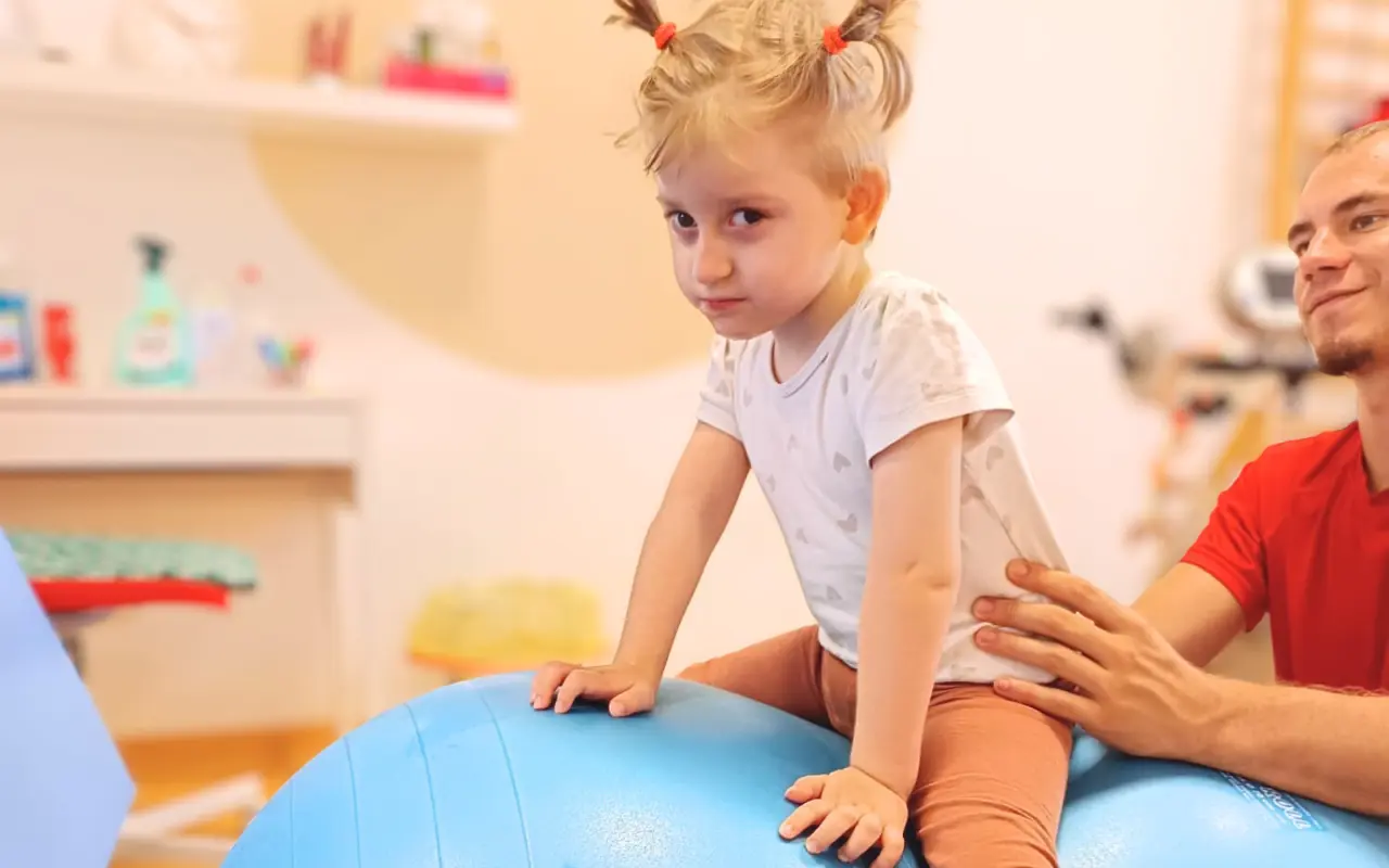 3-ročná Majka bojuje s ťažkým genetickým ochorením – pomôžme jej napredovať