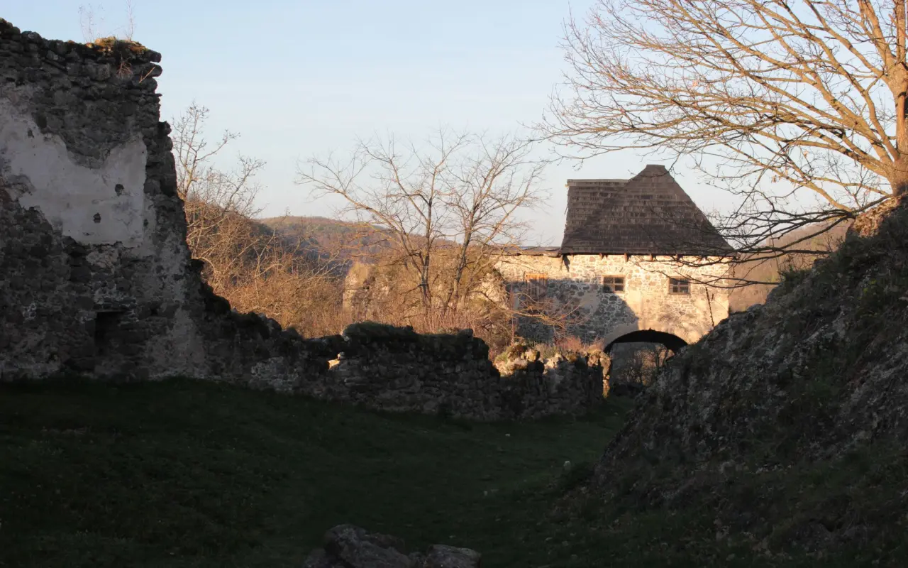 Pomohli ste zachovať kontinuitu výskumu hradu Čabraď