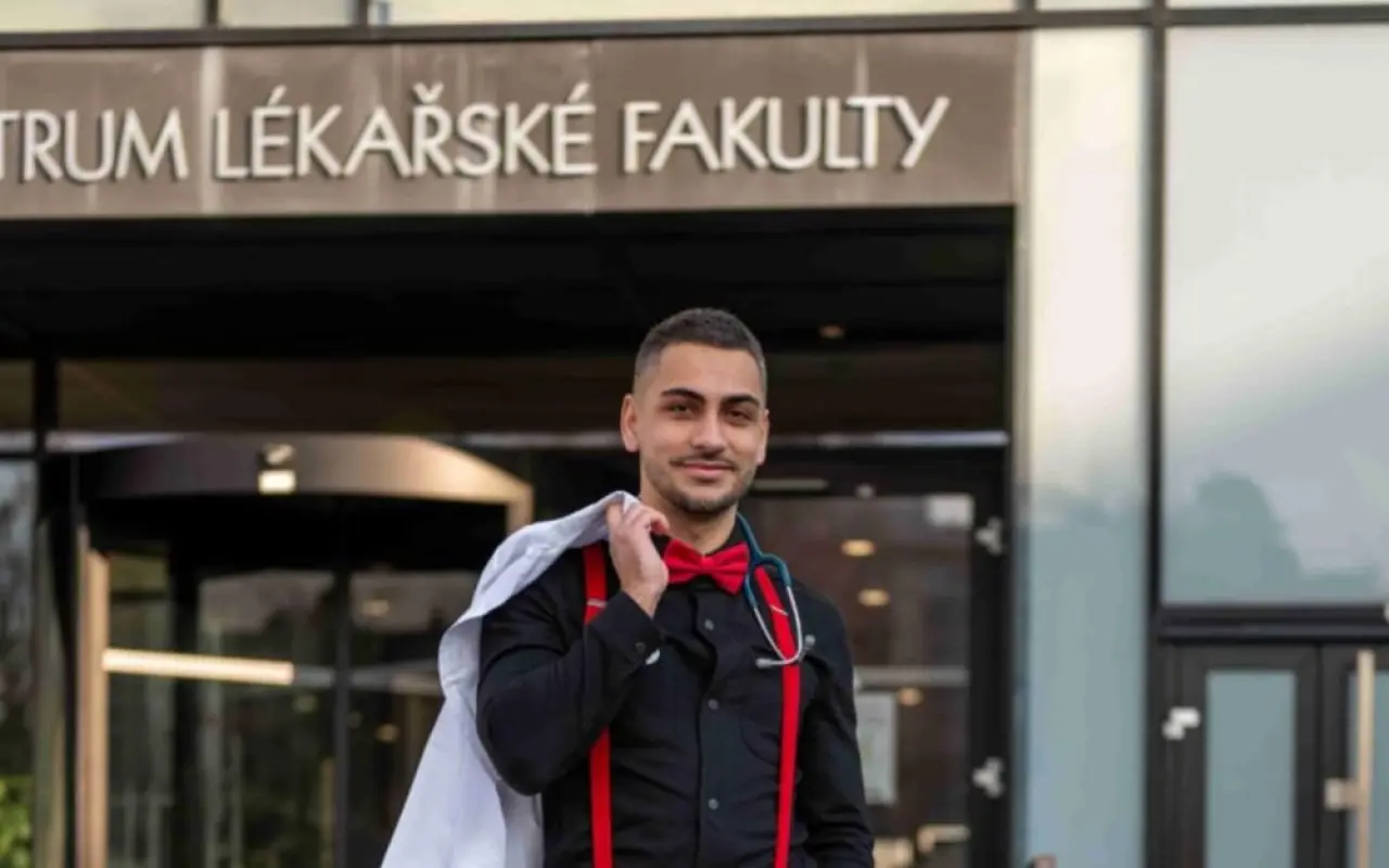Pomôžte Samuelovi doštudovať medicínu