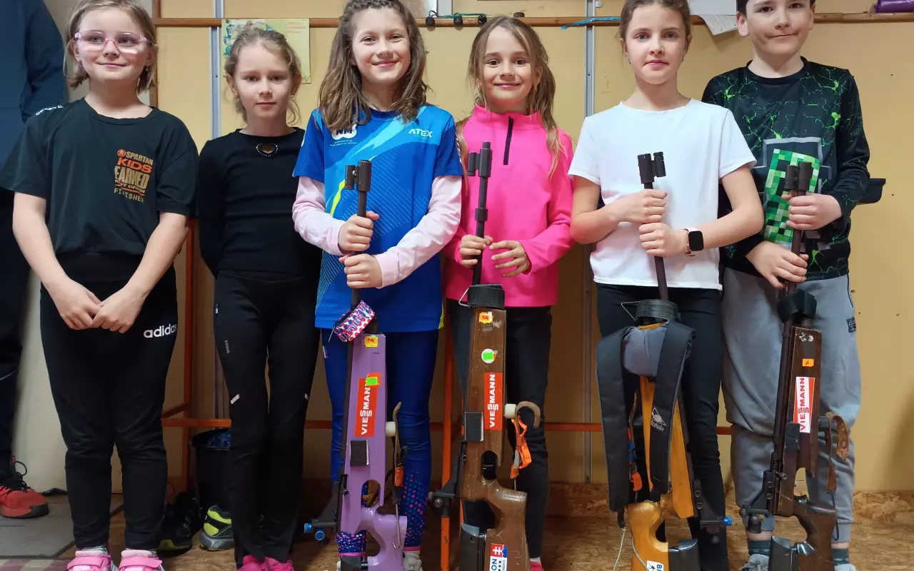 Pomôžte mladým biatlonistom z Revúcej mieriť presne na cieľ!