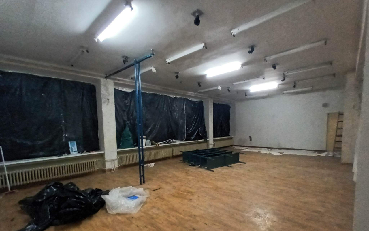 Pomôžte prerobeniu schátralej gymnastickej telocvične na gymnáziu Hlinská v ZA