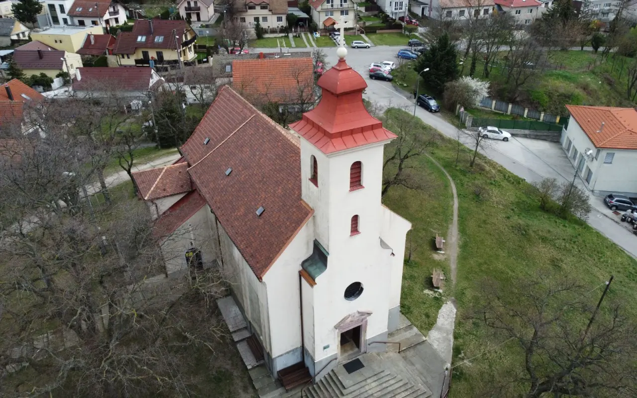 Podporte opravu veže na kaplnke svätej Rozálie v Lamači