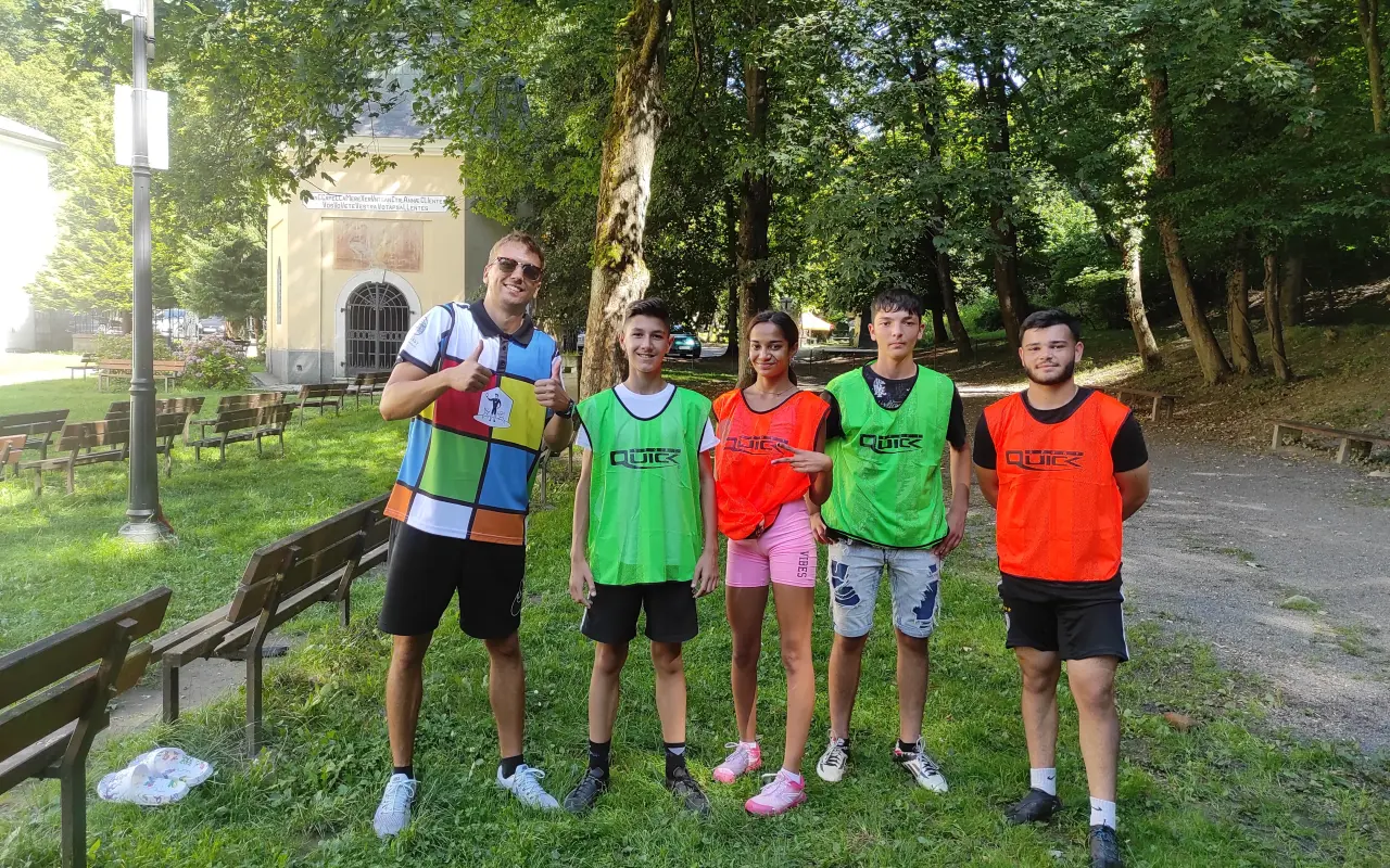 Oslávte s nami 20 rokov Divých Makov a podporte vzdelávanie rómskych detí!