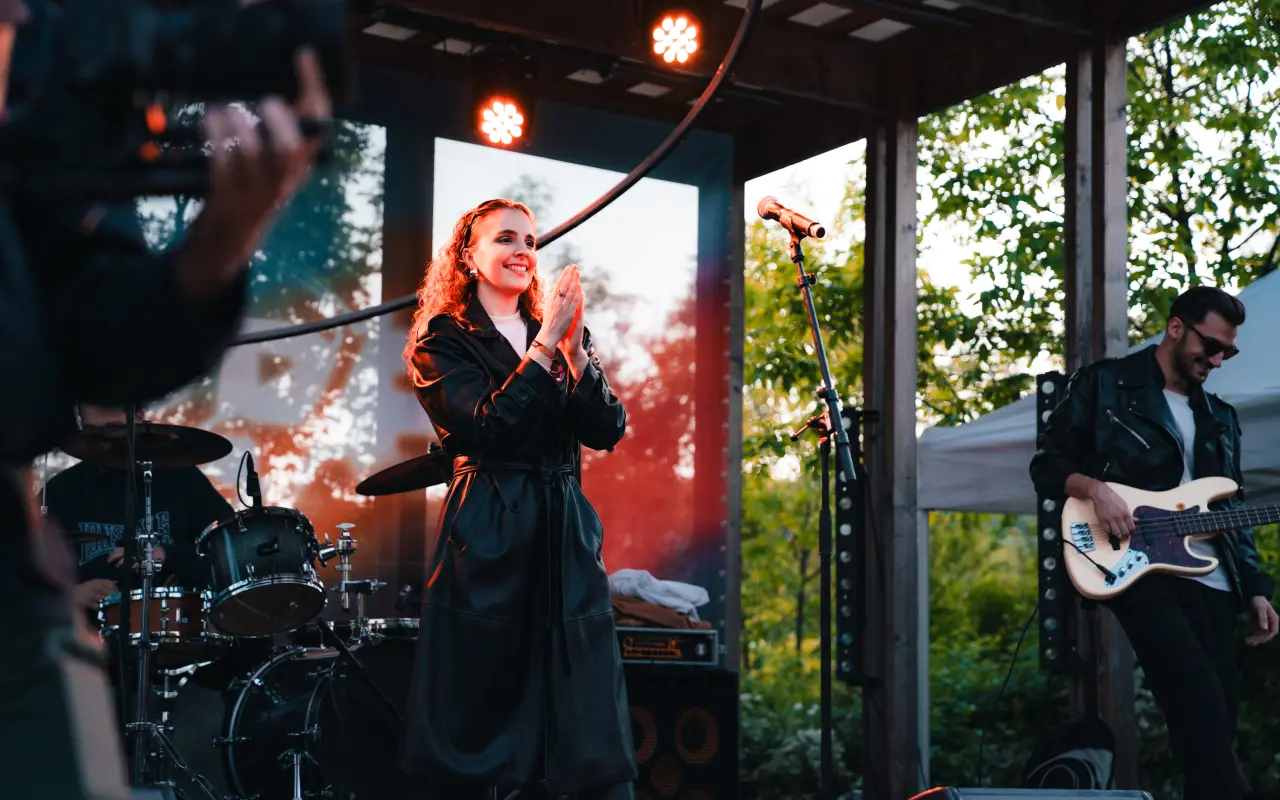 FAYE| Nech ticho rozpráva: podpora na nový singel Ticho plné slov