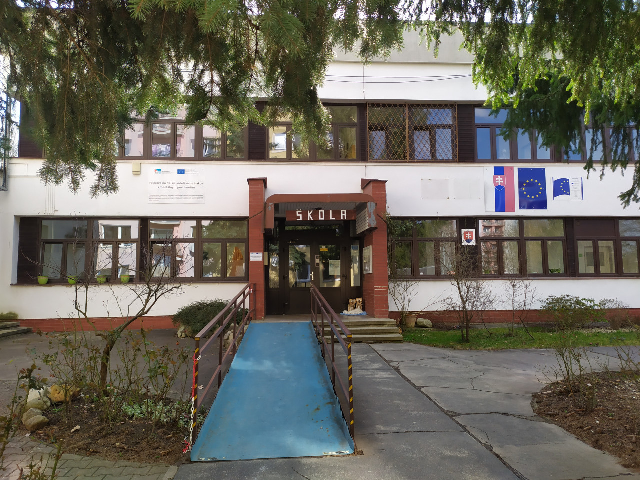 Pomôžme škole zakúpiť AED - prístroj, ktorý dáva nádej na život