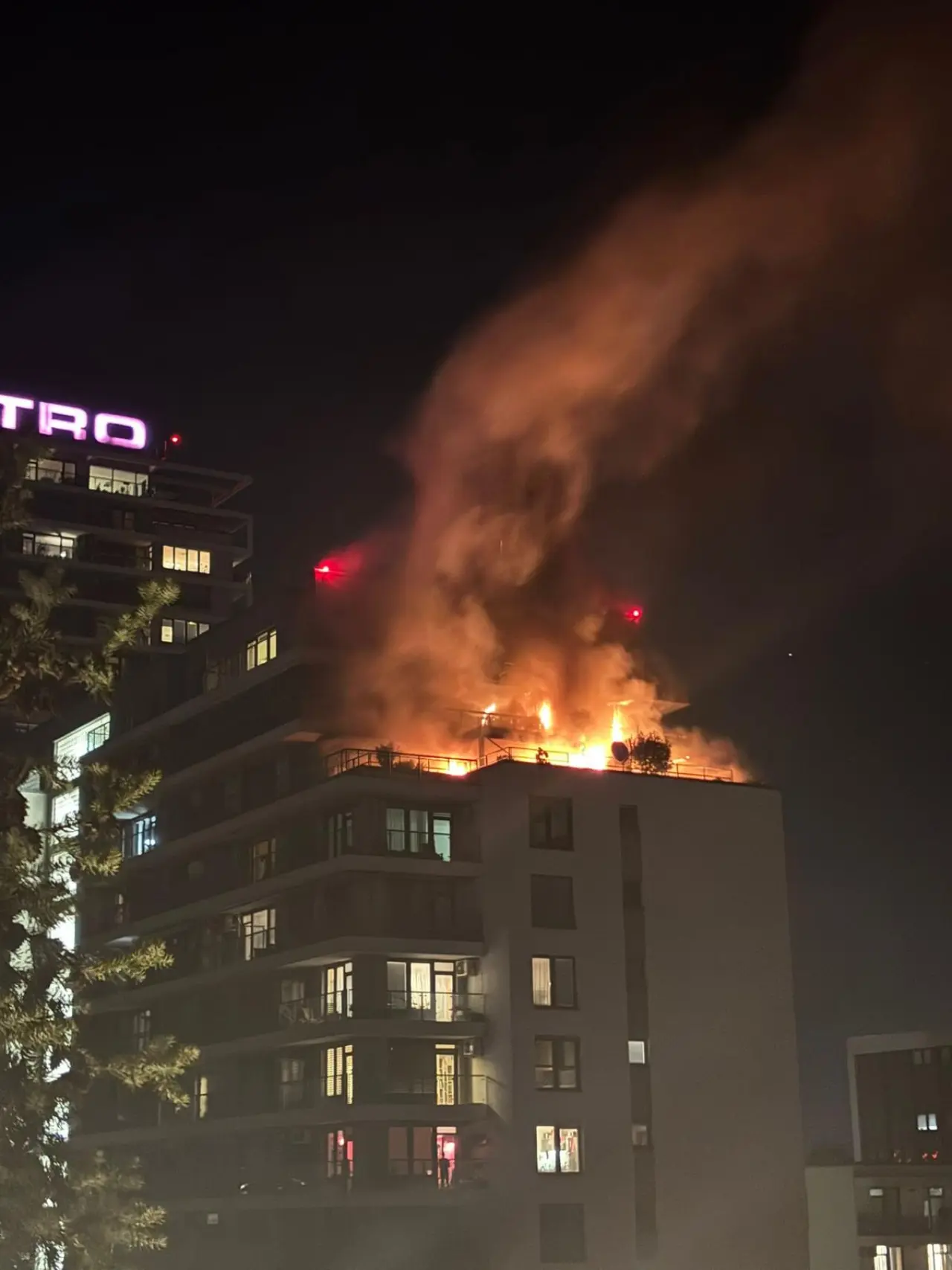 Pomôžme znovu začať rodine, ktorá unikla plameňom