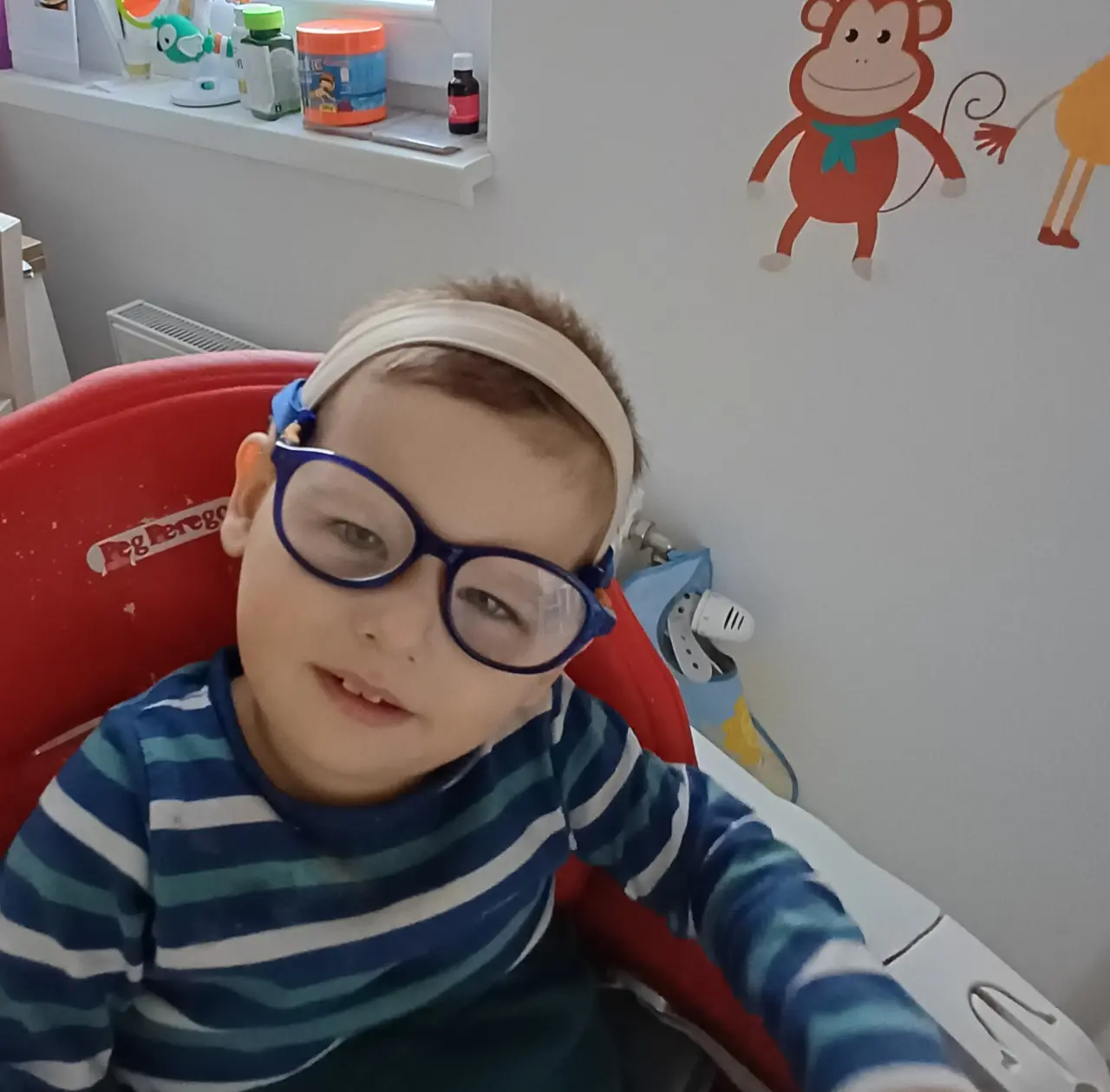 Pomôžme malému bojovníkovi Peťkovi pokračovať v rehabilitáciách a terapiách