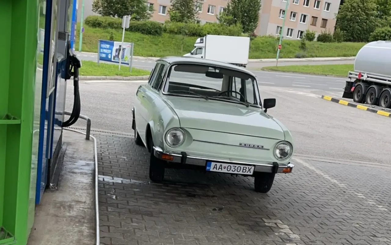 Späť do čias, keď sa „chodilo do Juhoslávie“ – a išlo sa na Škode 100!