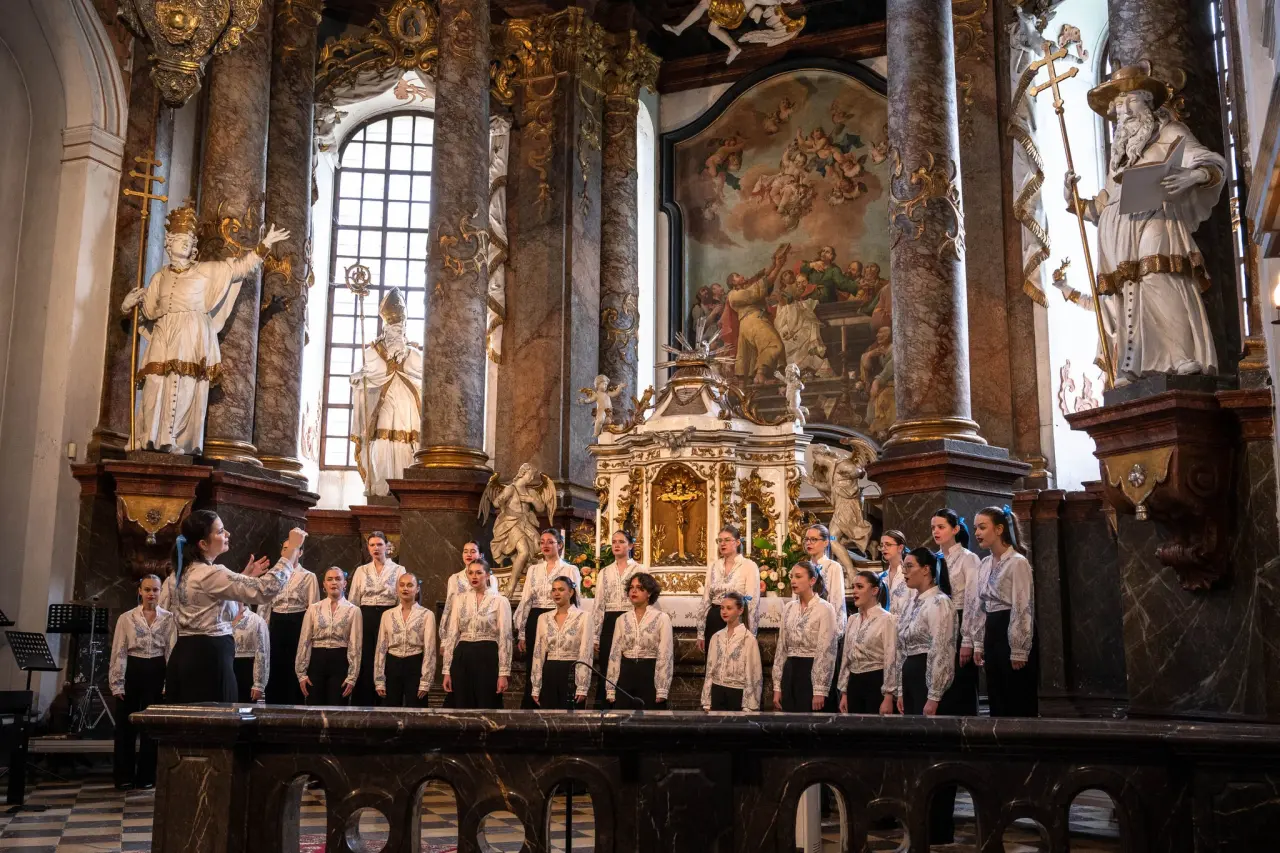 Podporte talentované dievčatá z Young Voices