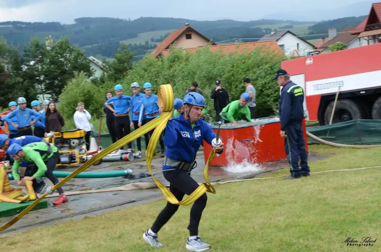 Pomôžme hasičom z Mlynice získať novú športovú striekačku