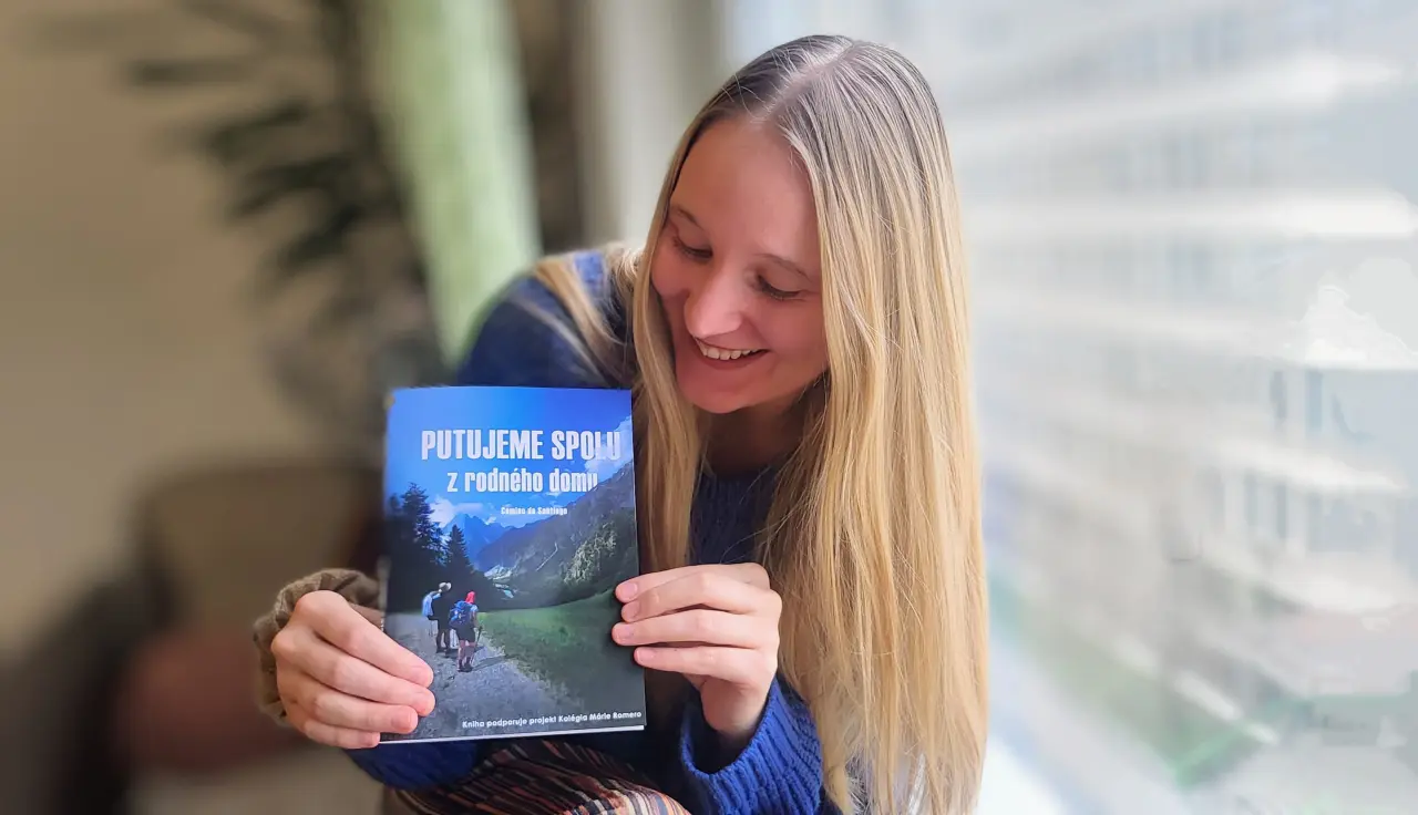 "Putujeme spolu z rodného domu": prispej k vydaniu knihy, ktorá podporí 8 rómskych študentiek