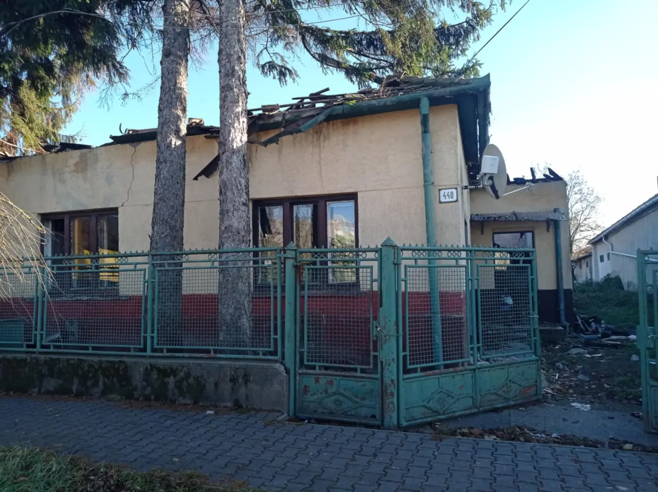 Požiar im zobral domov, dcéra bojuje o zdravie. Pomôžme Žanete s deťmi.