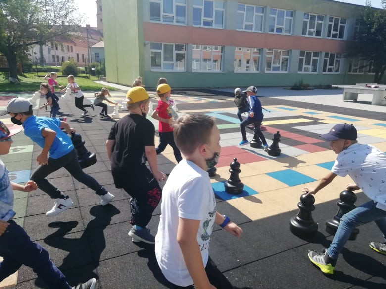 Pomôžte nám pokračovať v projekte Šach na školách