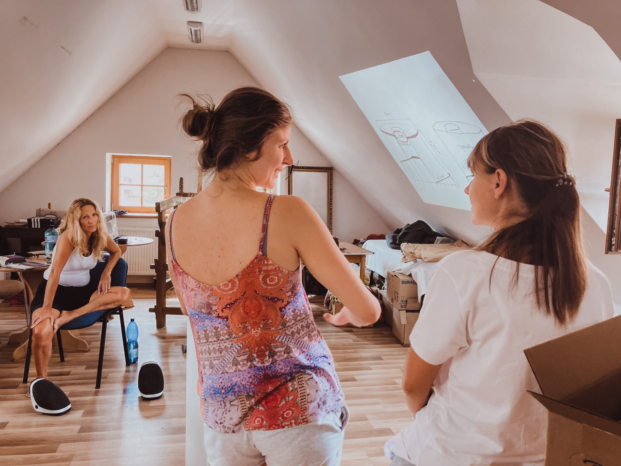 „O kresbe, čo ožila“ performatívna adaptácia detskej knižky Daniela Pastirčáka.