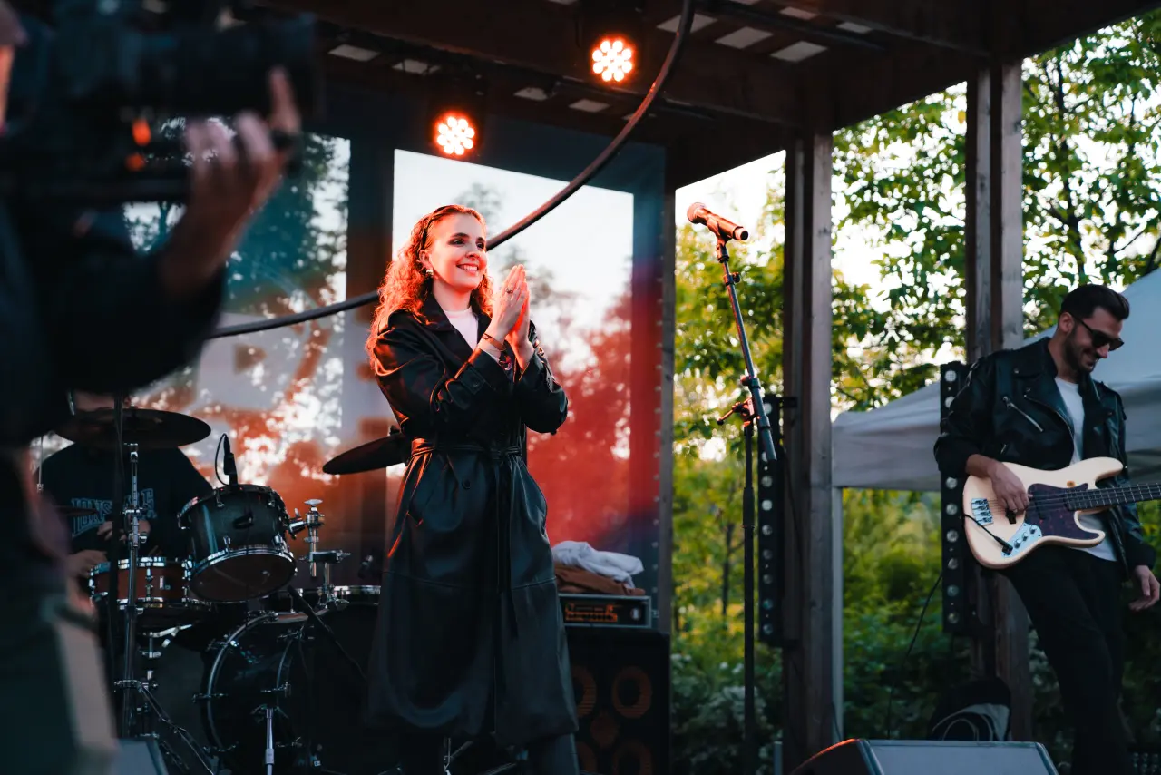 FAYE| Nech ticho rozpráva: podpora na nový singel Ticho plné slov