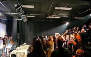 Spájame sa pre Drama Queer! Nenecháme vymazať rôznorodosť!